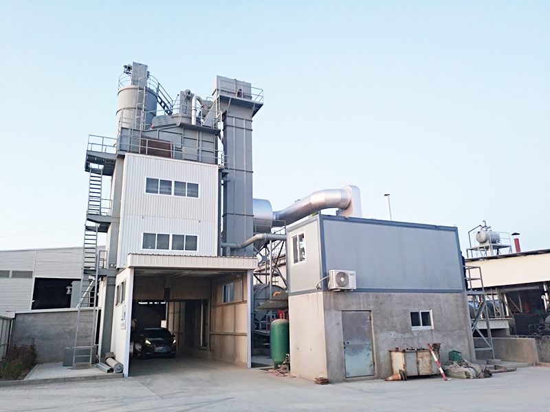 二、2017年10月山東濰坊工地qlb3000型瀝青攪拌站