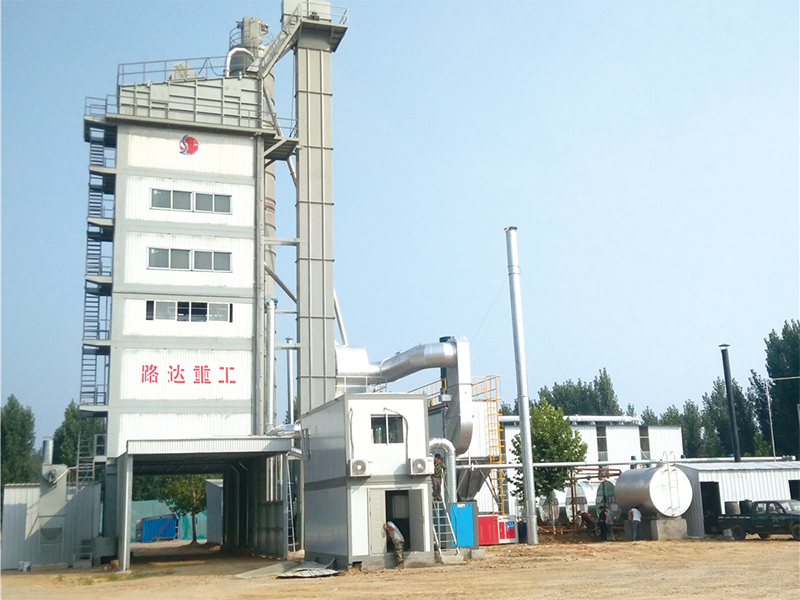 二、2018年10月濟(jì)寧工地hqb3500型瀝青攪拌站